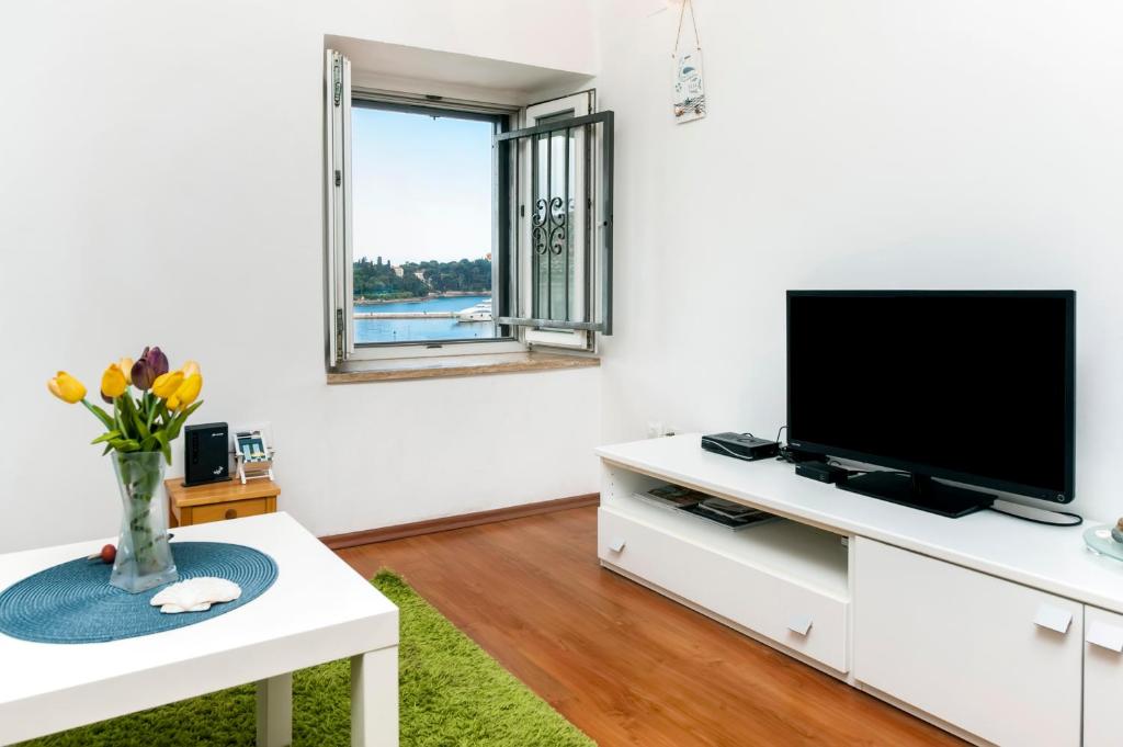 Sea View Apartment — photo 1