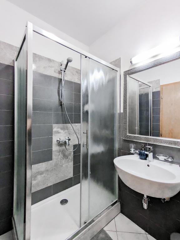 The Lavender Premium Apartment photo 3
