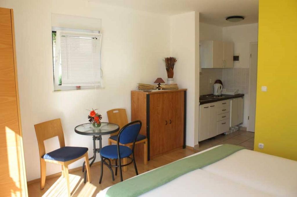 Studio apartment in Trogir with balcony photo 3