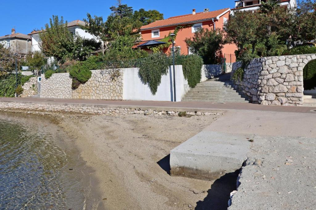 Seaside house for families with children Barbat — photo 1