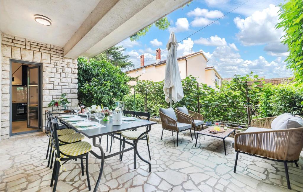 Awesome Apartment In Fazana With Wifi photo 2