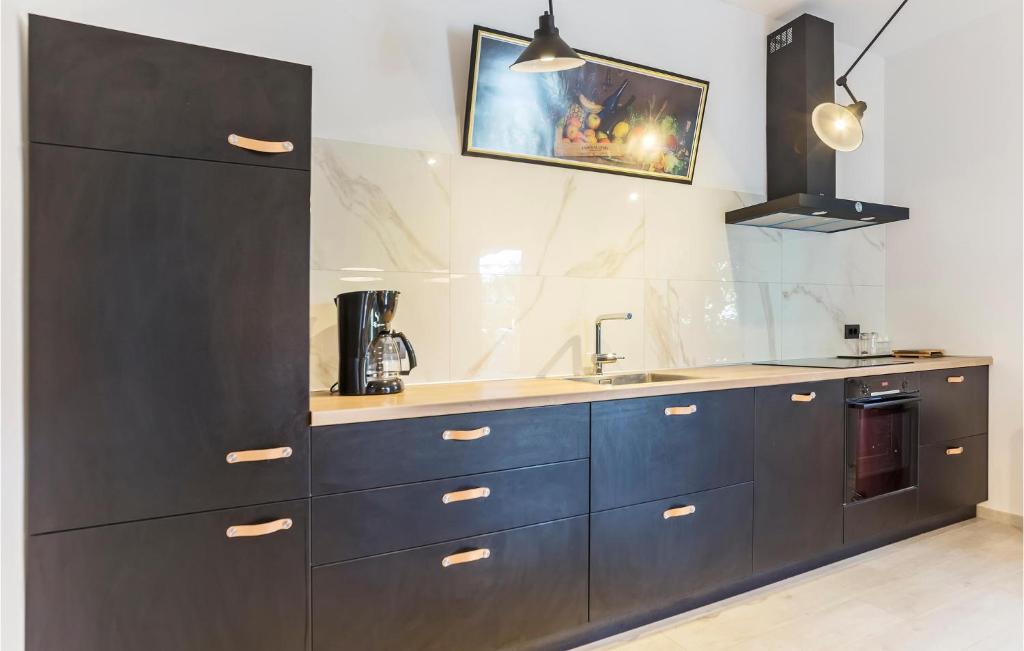 Awesome Apartment In Fazana With Wifi photo 3
