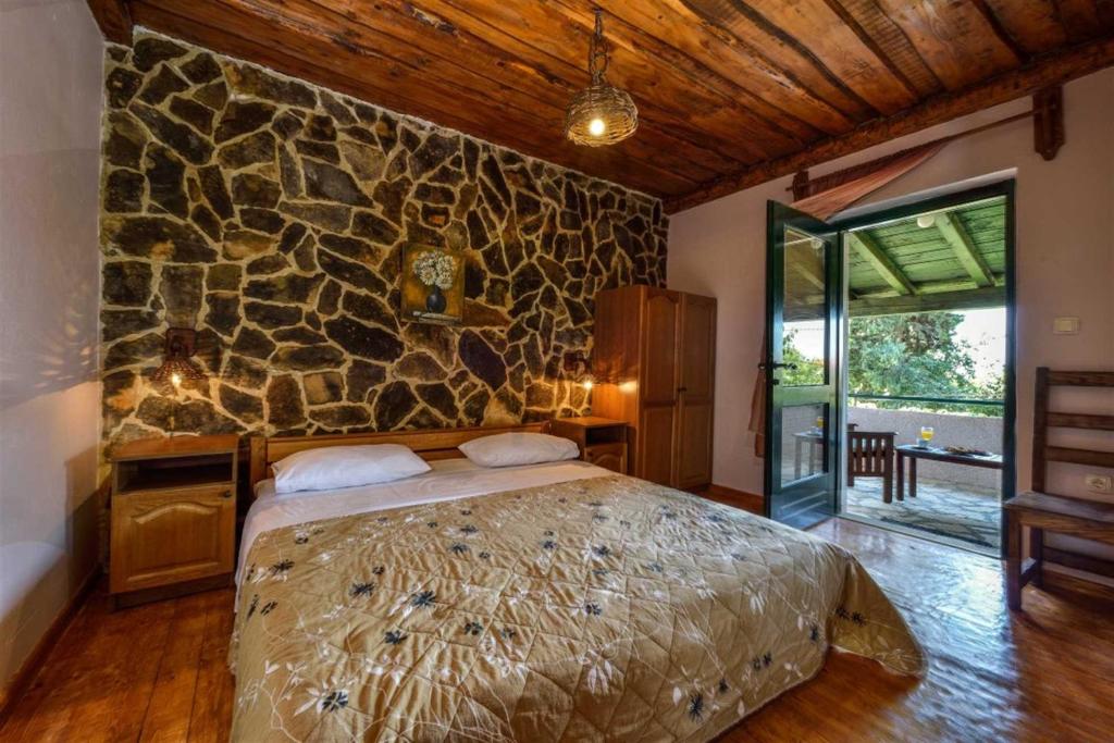 Stone Holiday house Zara with jacuzzi photo 2