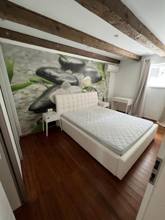 Seaside Zitta apartment & pickeball court photo 3