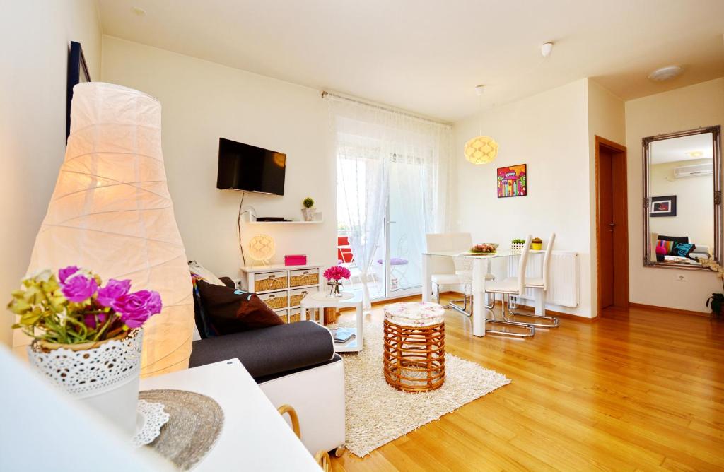 Apartment Vacation in Zadar - Mirna — photo 1
