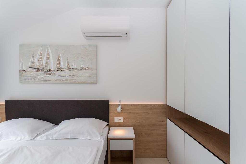 Supreme Apartment Miramare with Sea View photo 2