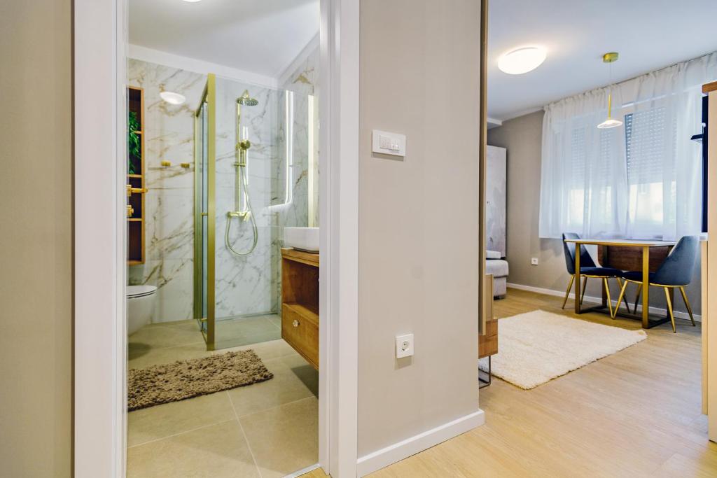 Stylish apartments - near Zadar bridge photo 2