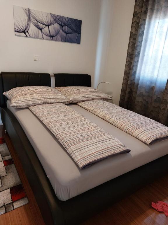 Sunny Deluxe Apartment with 2 AC and seaview photo 2