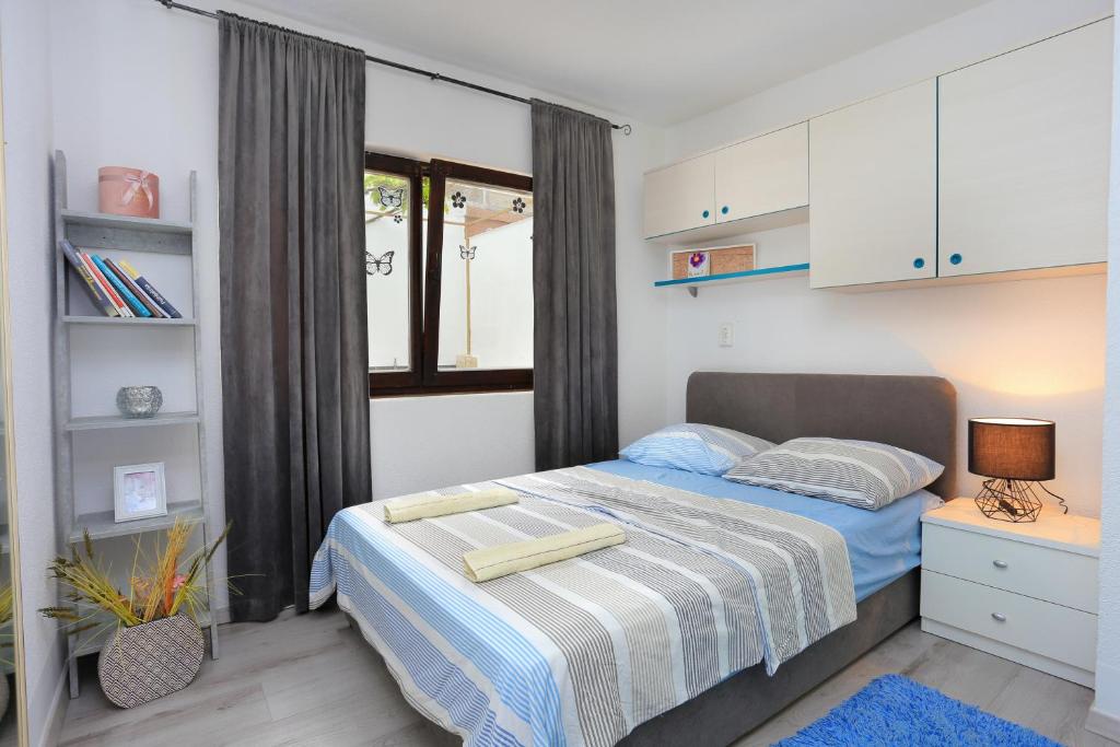 Apartments with parking space Mastrinka photo 2