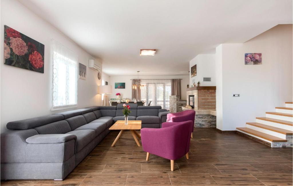 Awesome Home In Krmed photo 2