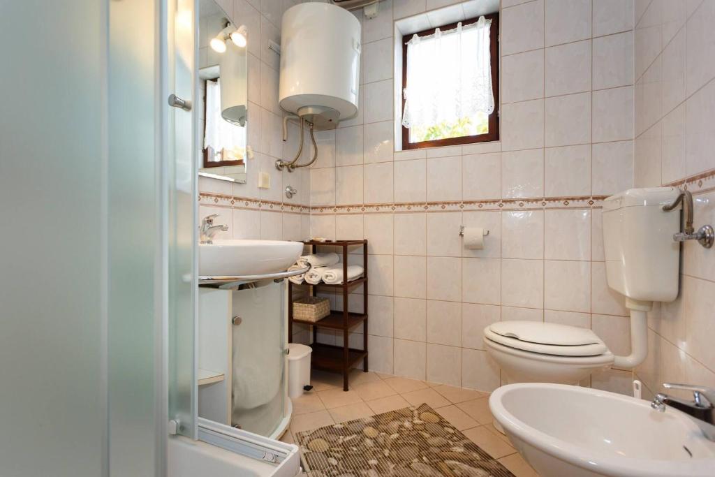 Shabby Chic Apartment DiSente nr1 close to Krk centre photo 3