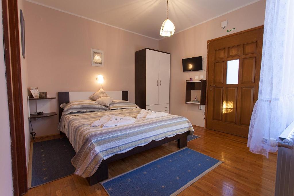 Apartments Topic & Krk central location photo 2