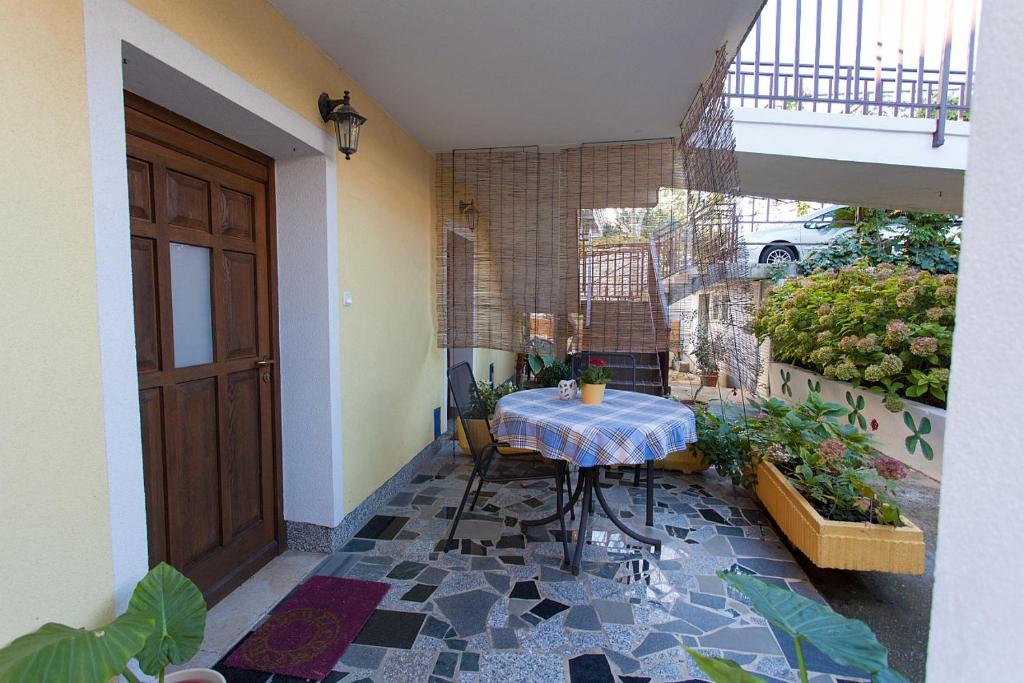 Apartments Topic & Krk central location photo 3