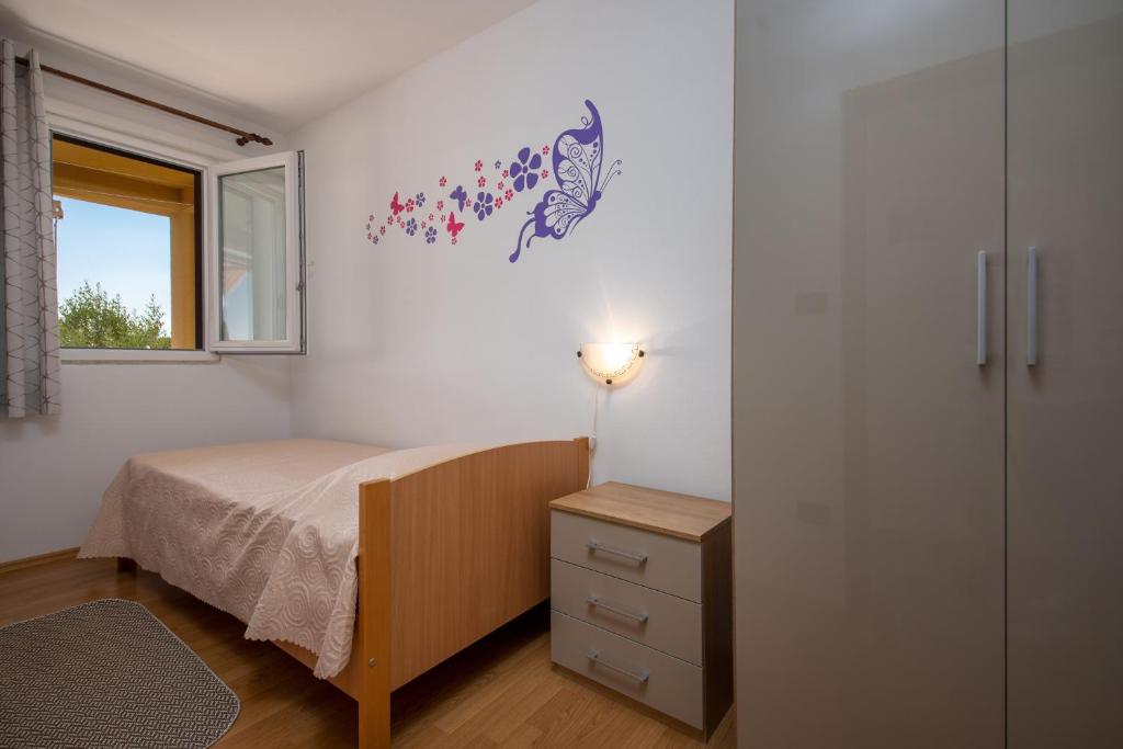 Apartments with parking space Vrsar photo 2