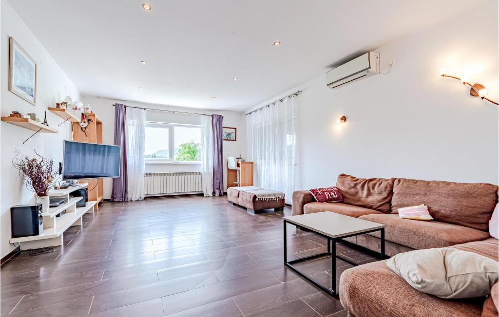Pet Friendly Home In Zrnovska Banja photo 3