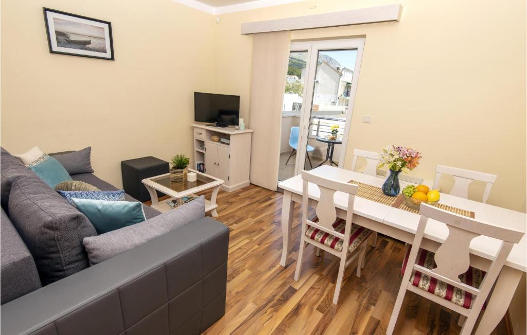 1 Bedroom Amazing Apartment In Podstrana photo 2