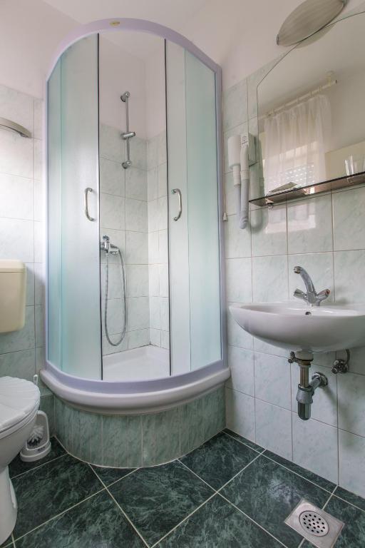 Rooms Split photo 3