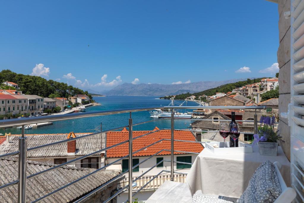 SEAVIEW apartment SPARKLE ISKRA - Povlja — photo 1
