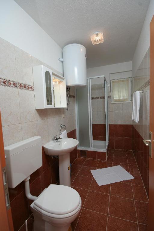 Apartments with a swimming pool Mastrinka photo 3