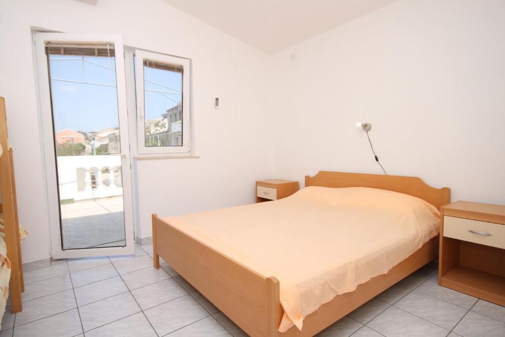 Apartments by the sea Metajna photo 2