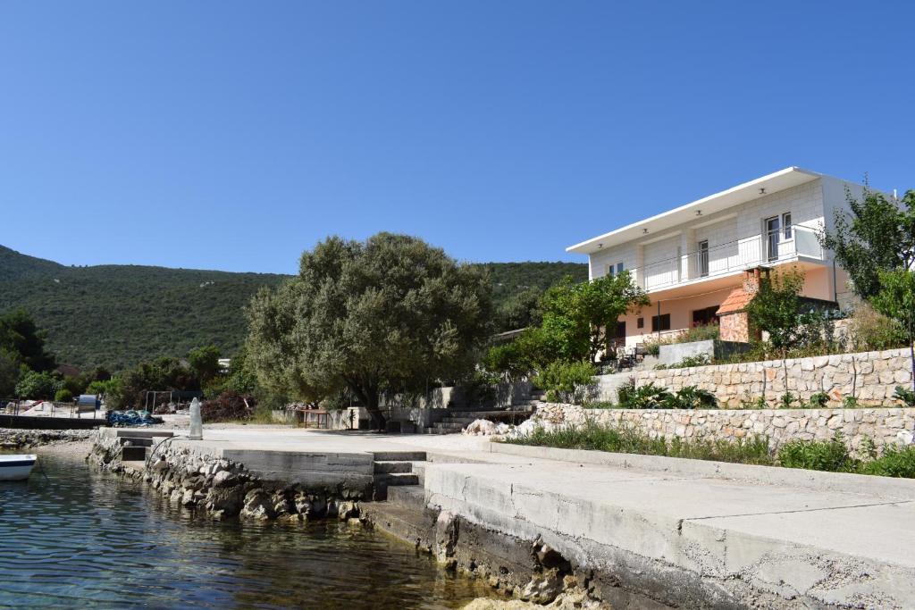 Apartments by the sea Kabli — photo 1