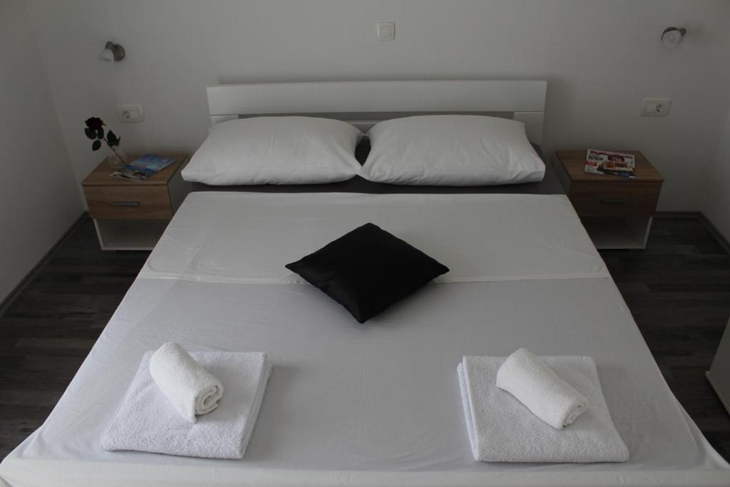 Top Floor Apartment photo 2