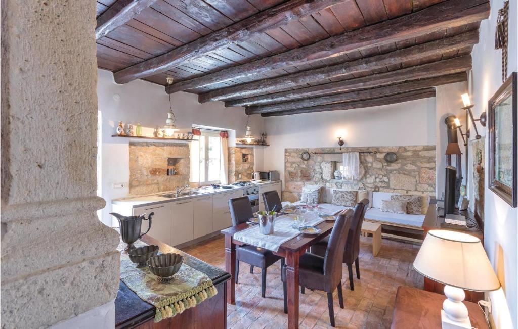 Cozy Home In Pomer With Wifi photo 3