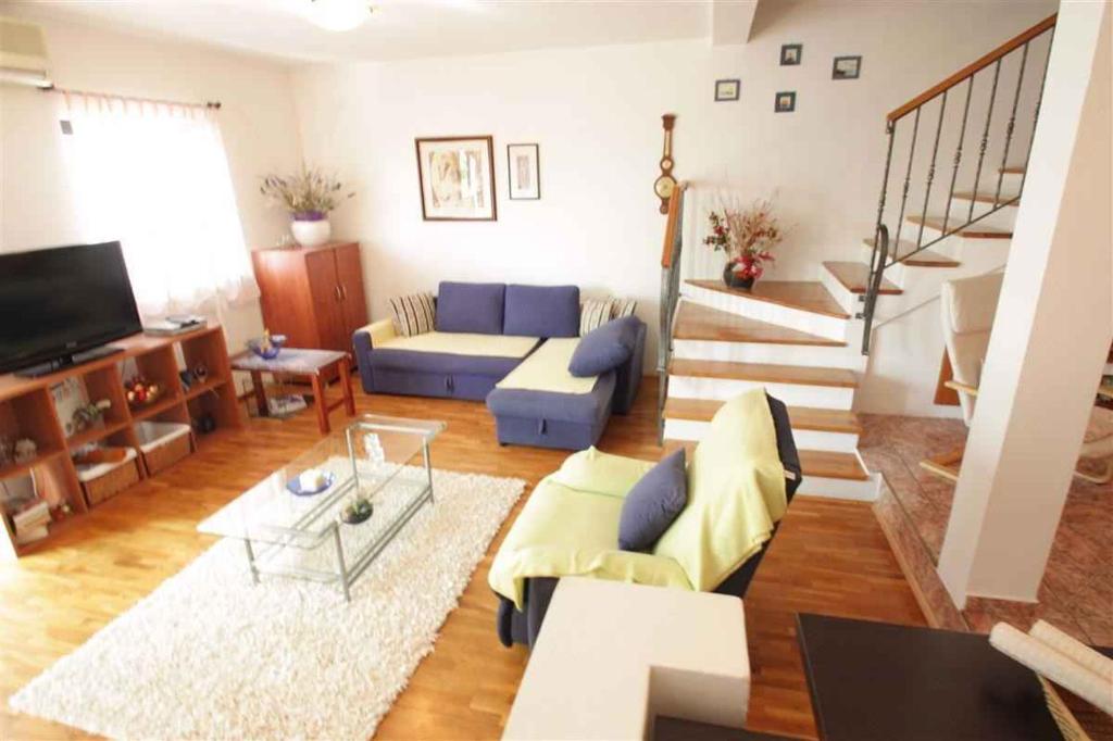 Holiday home in Novi Vinodolski 39115 — photo 1