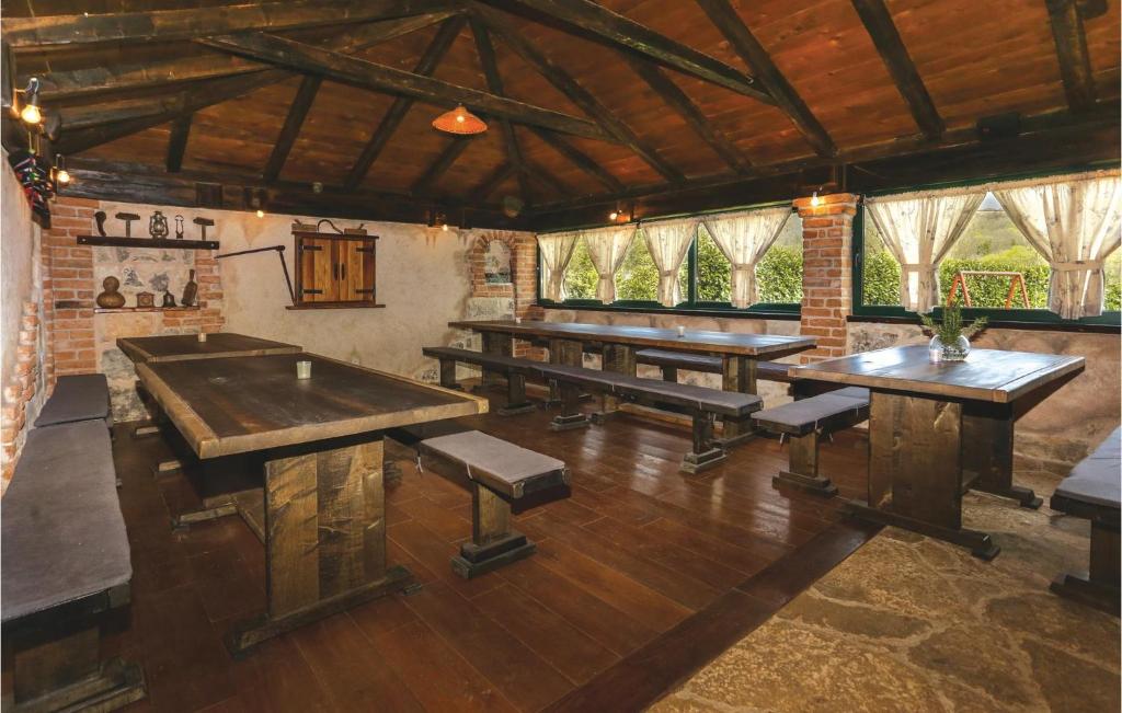 Three-Bedroom Holiday Home In Dugogabe photo 3