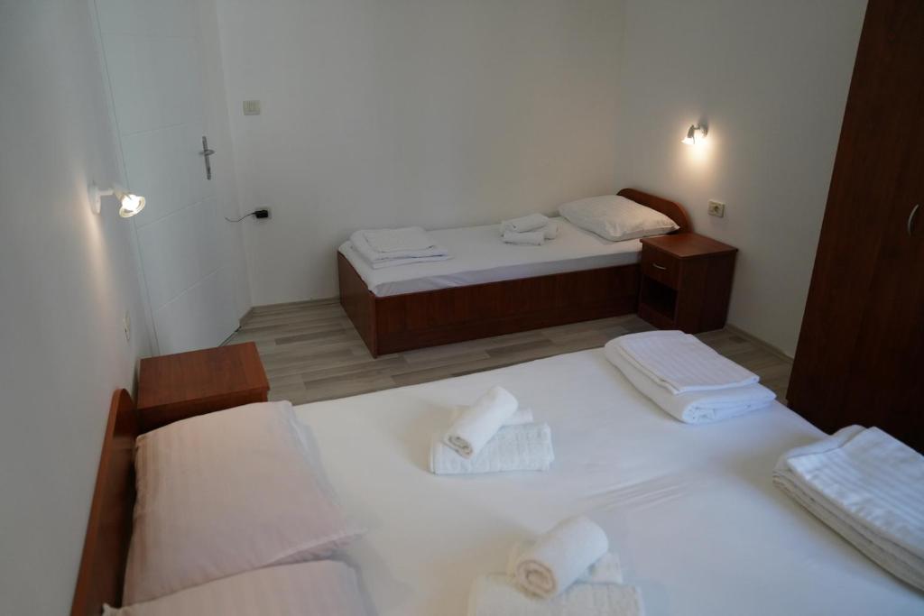 Sesar Apartments Krk - No. 2 Vinko photo 2