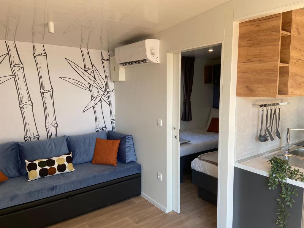 SELCE mobile home IWI photo 2
