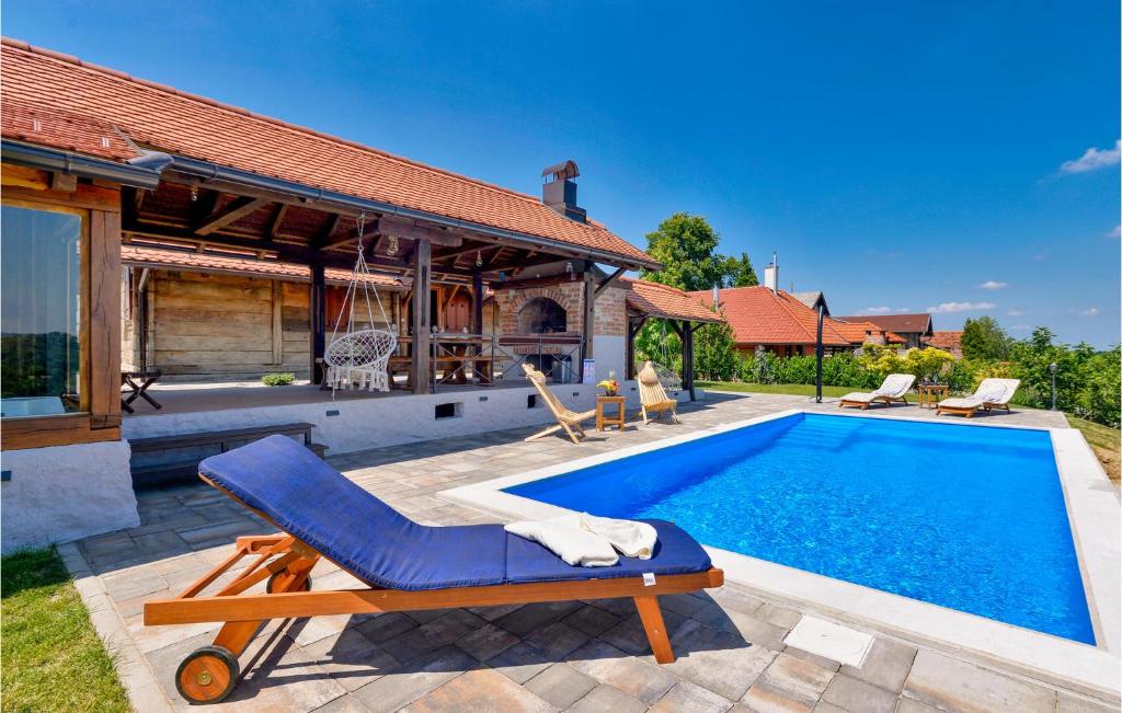 Gorgeous Home In Martinkovec With Sauna — photo 1