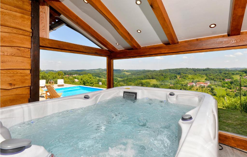 Gorgeous Home In Martinkovec With Sauna photo 3