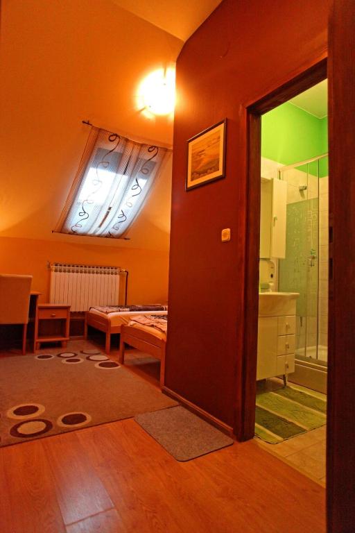 Rooms with a parking space Osijek photo 3