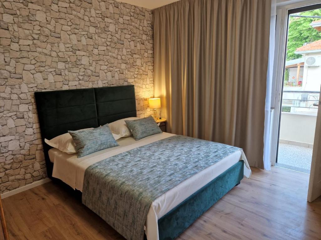 Apartments by the sea Omis - 771 photo 2