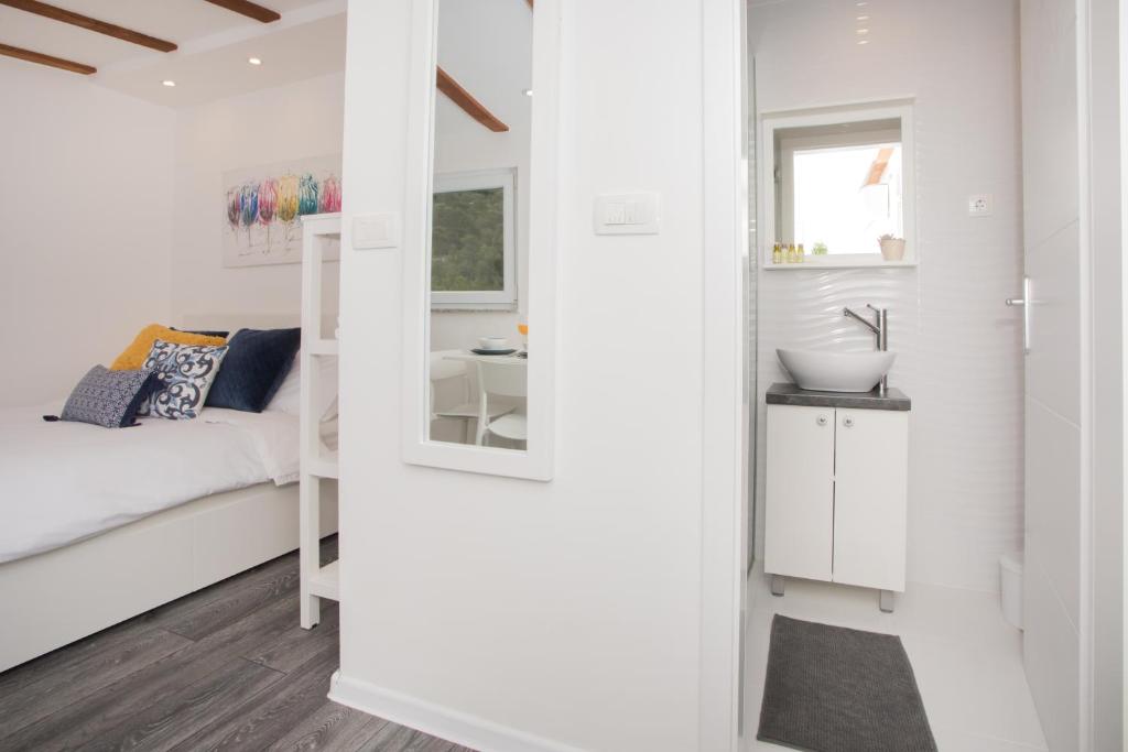 Studio Apartment Škatula photo 3