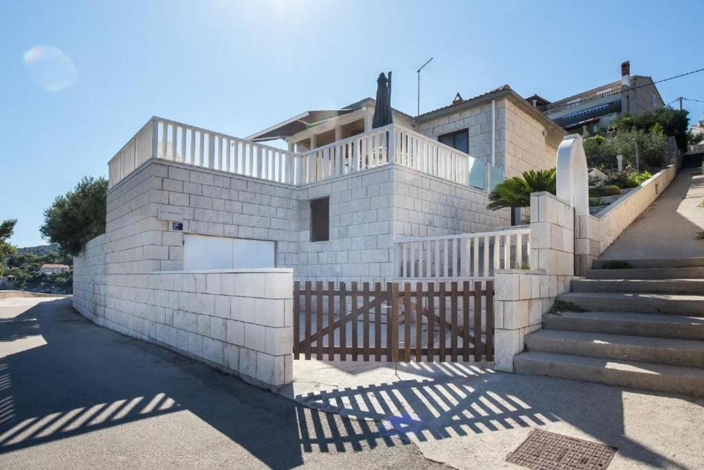 Seaside holiday house Puntinak — photo 1
