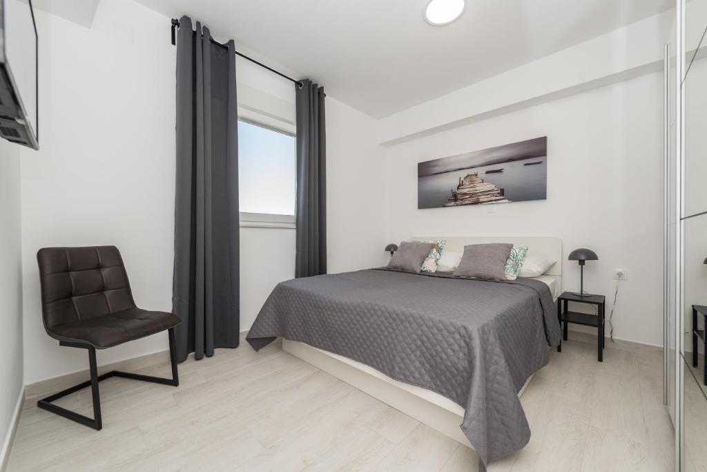 Sanda luxury apartment with pool photo 2