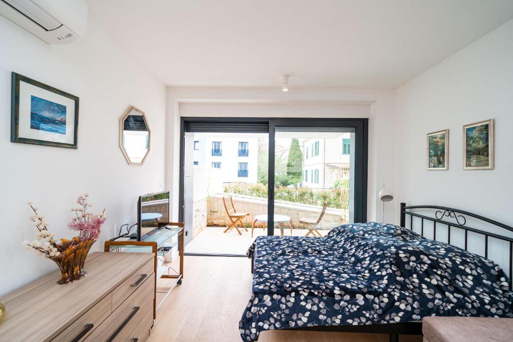 Stylish Studio Moskar with Balcony & Parking Lapad Beach Dubrovnik photo 3
