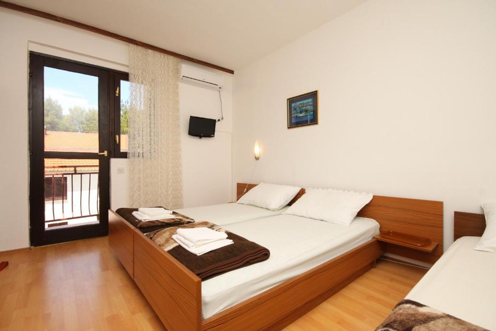 Apartments with parking space Starigrad - Paklenica - 6431 photo 2