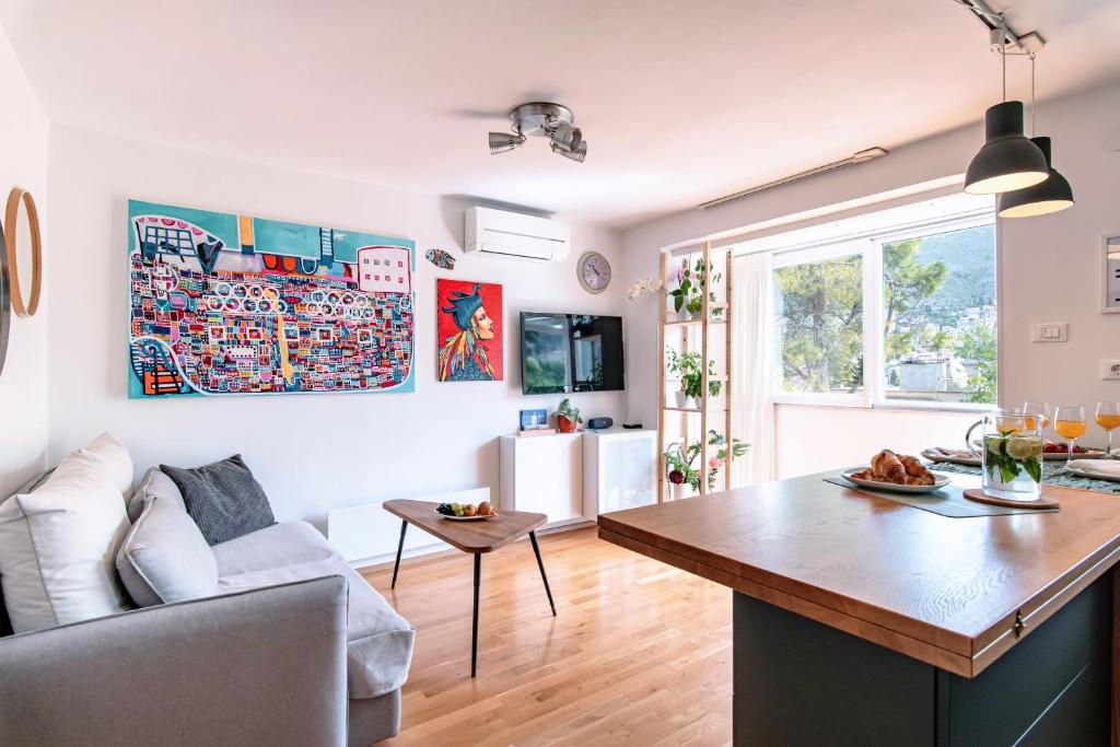 The Base - Bright 2BR — photo 1