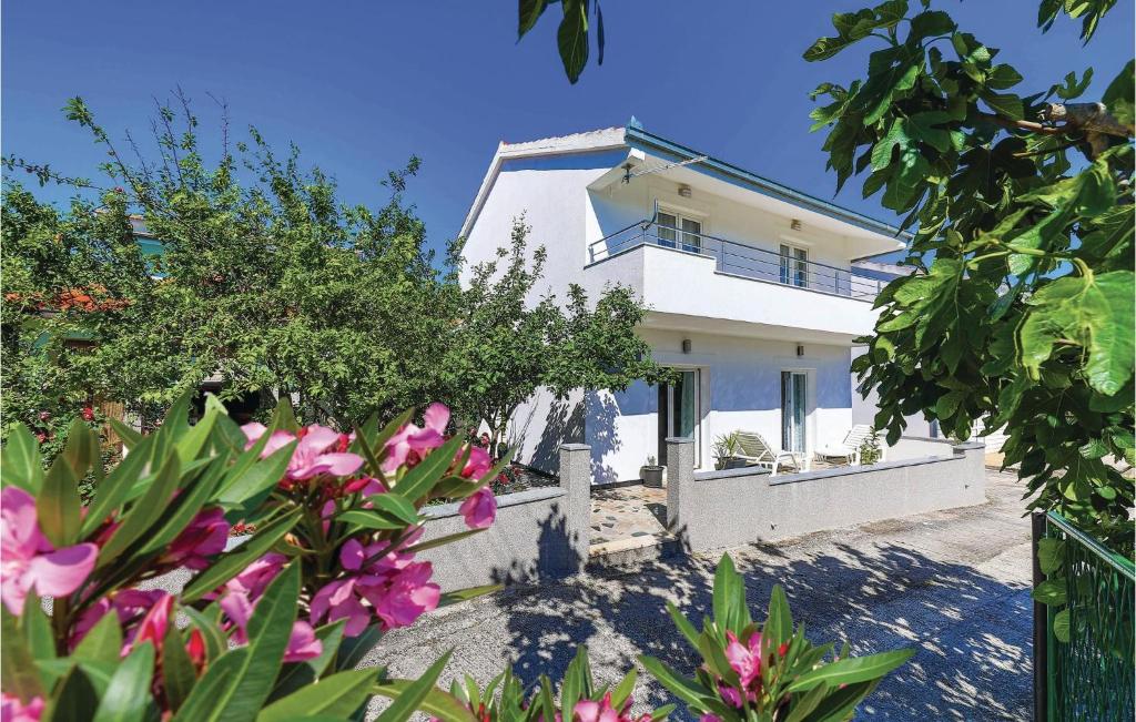 Three-Bedroom Holiday Home Poljica With Sea View 07 — photo 1