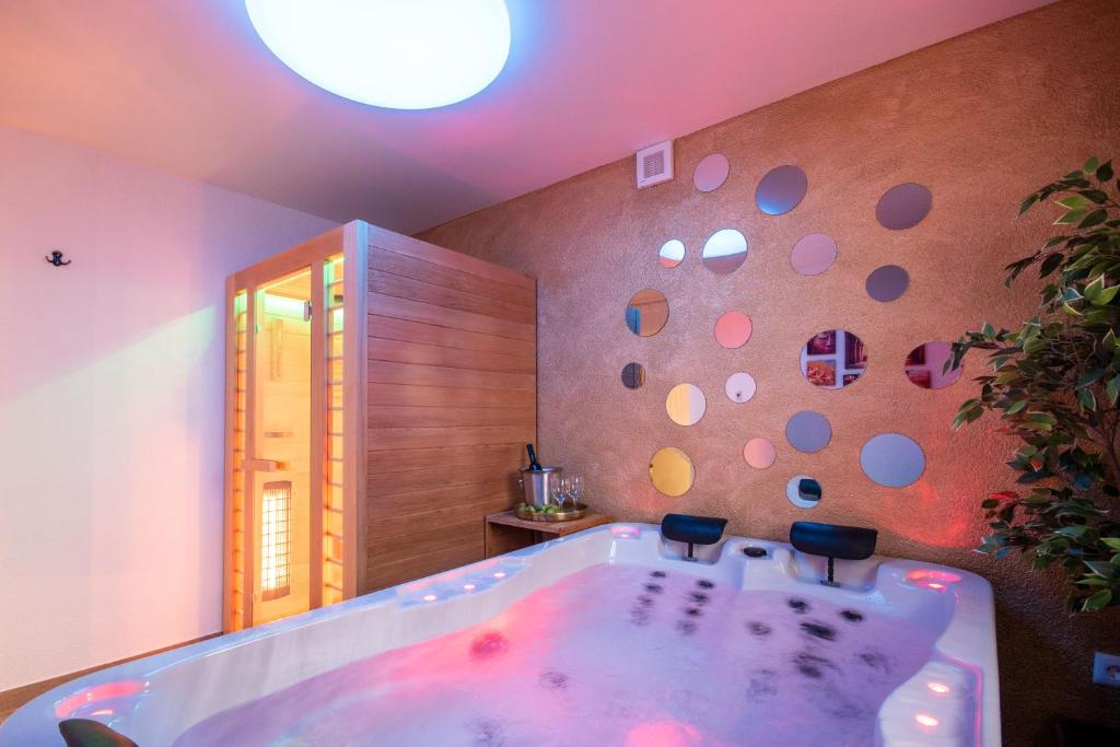 Wellness Studio D'Or - Exclusive NEW apartment With whirlpool photo 3