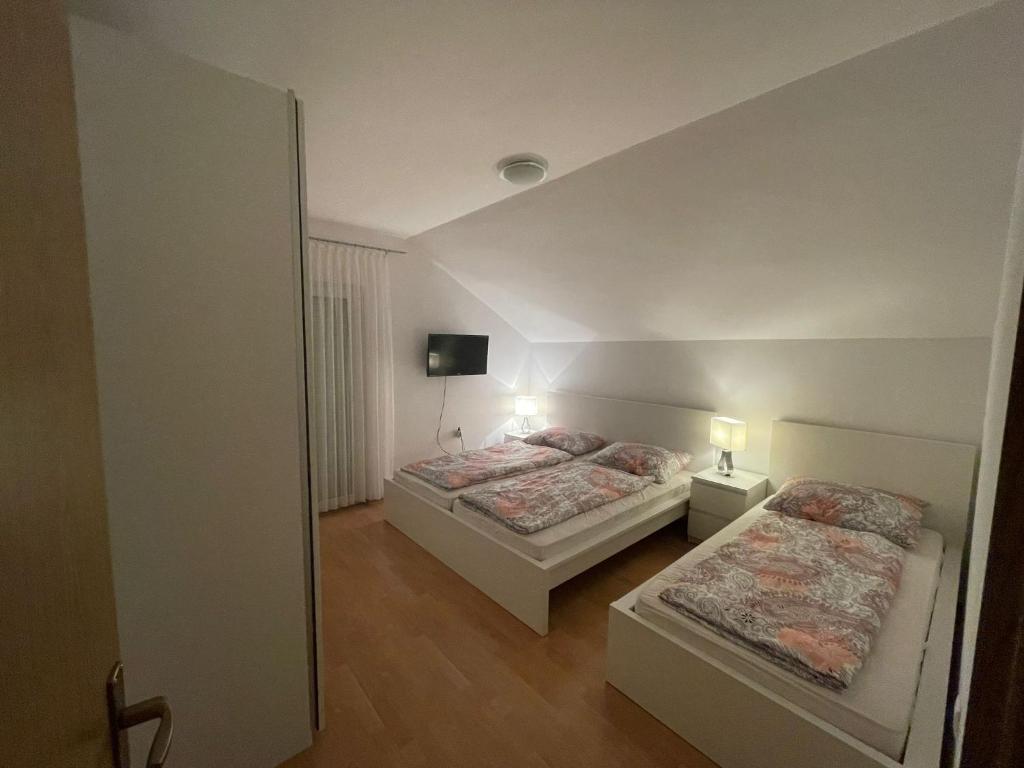 Tole Villa Podaca 2 with heated Pool photo 2