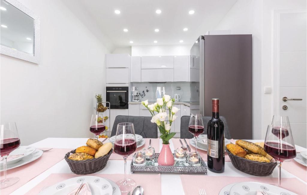 3 Bedroom Stunning Home In Grizane photo 3