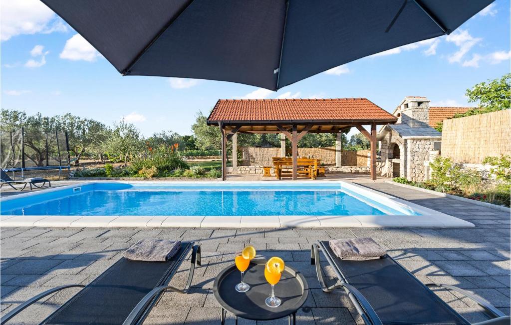 Gorgeous Home In Drinovci With Wifi photo 2