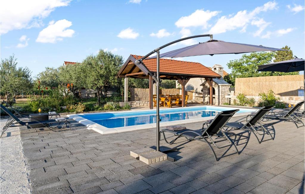Gorgeous Home In Drinovci With Wifi photo 3