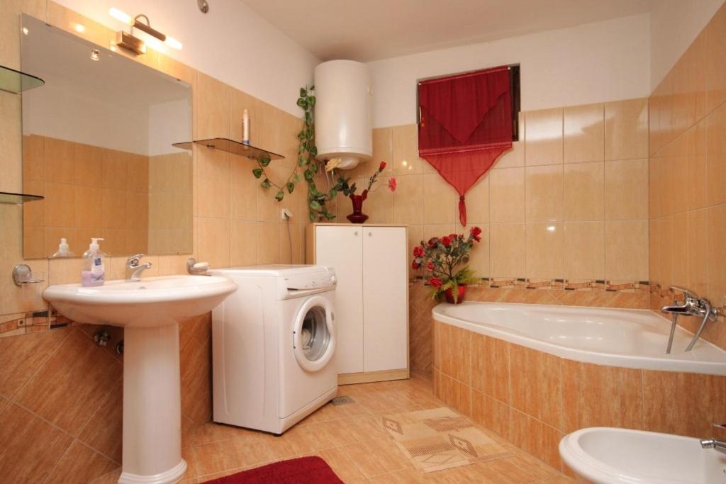 Apartments for families with children Fazana - 7255 photo 3