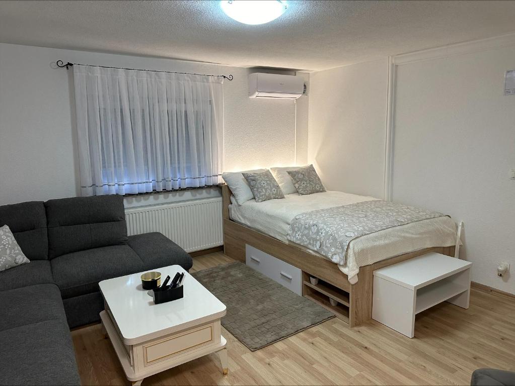 Studio Apartman Karlo photo 2