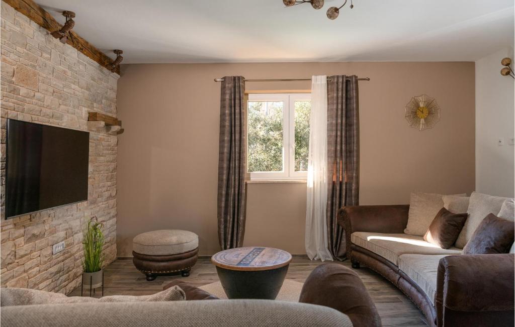 Gorgeous Home In Medulin photo 2